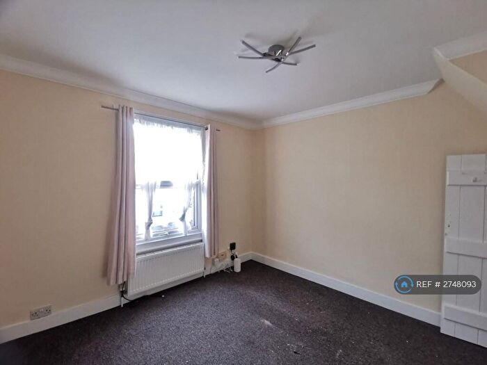1 Bedroom Flat To Rent In Hart Street, Reading, RG1