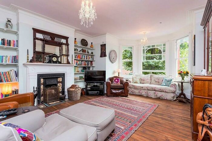 4 Bedroom Maisonette To Rent In Stapleton Hall Road, N4