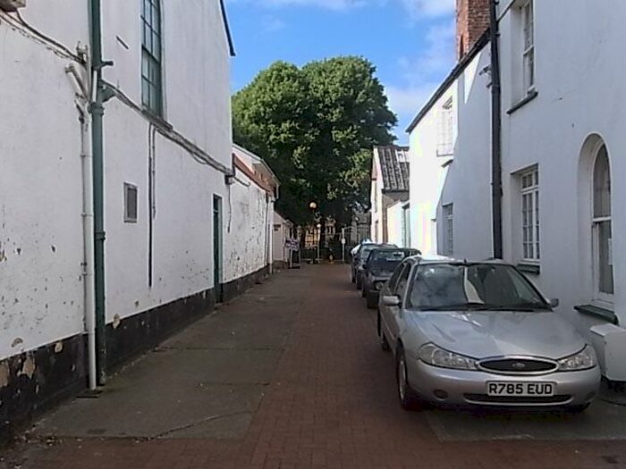 2 Bedroom Flat To Rent In Bear Street, Barnstaple, EX32