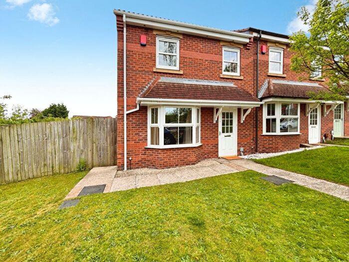 3 Bedroom End Of Terrace House For Sale In Coupland Close, Gainsborough, DN21