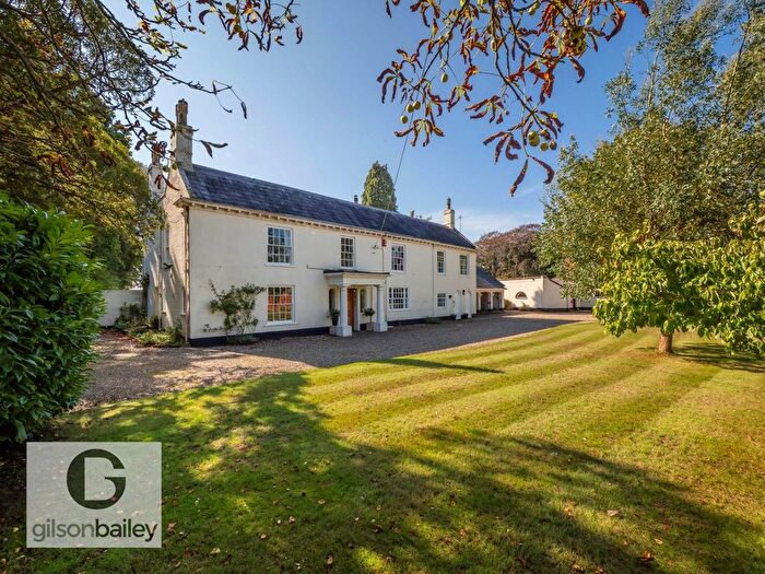 7 Bedroom Detached House For Sale In The Street, Brundall, NR13