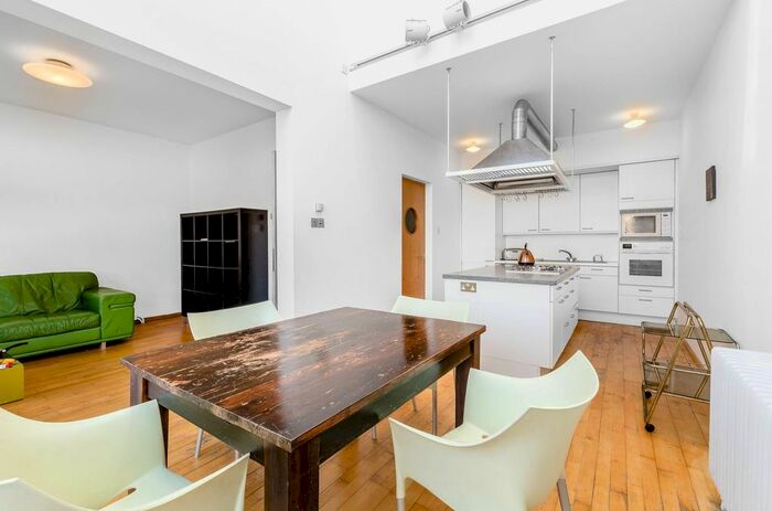 2 Bedroom Property To Rent In Grand Union Walk, Camden, London, NW1