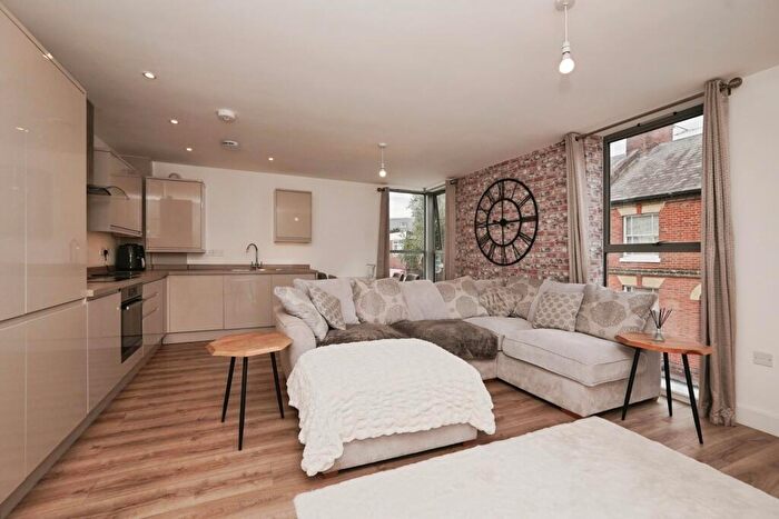2 Bedroom Flat For Sale In Dover Street, Canterbury, Kent, CT1