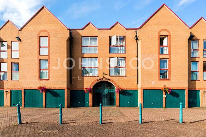 2 Bedroom Apartment To Rent In Cape Yard, E1W