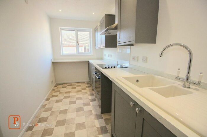 2 Bedroom Flat To Rent In Sienna Mews, Colchester, Essex, CO2