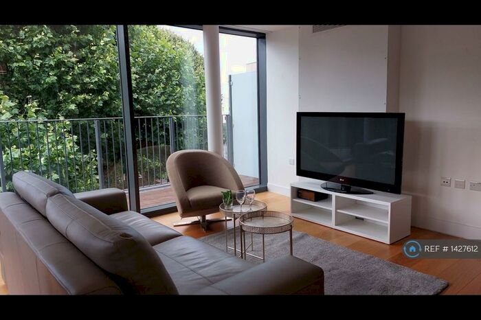 2 Bedroom Penthouse To Rent In Shad Thames, London, SE16