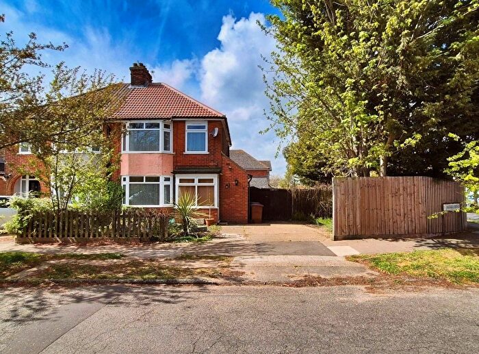 3 Bedroom Semi Detached House For Sale In Mersey Road, Ipswich, IP3