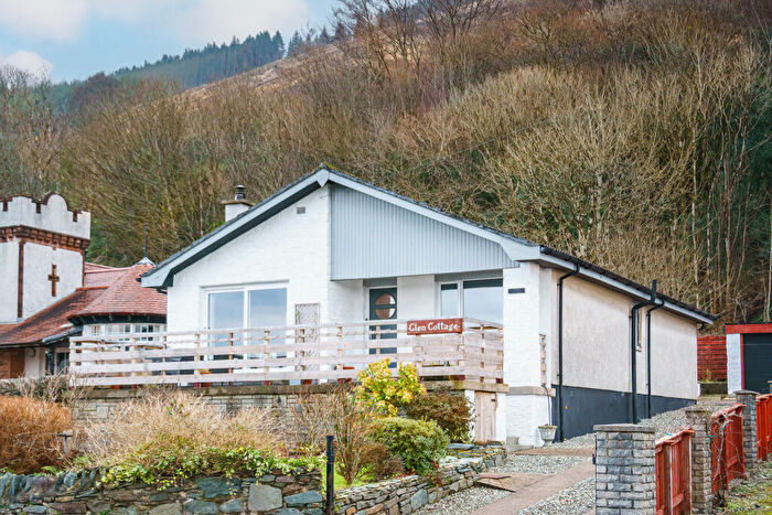 3 Bedroom Bungalow For Sale In Shore Road, Kilmun, Argyll And Bute, PA23