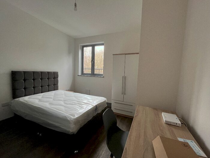 4 Bedroom Flat To Rent In Old Chester Road, Birkenhead, CH42