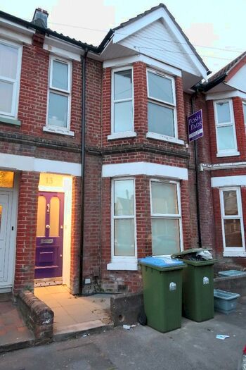 6 Bedroom House To Rent In Tennyson Road, SO17