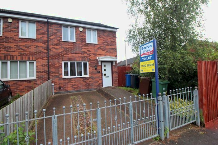 3 Bedroom Town House To Rent In Kendal Road, Ince, Wigan, WN2