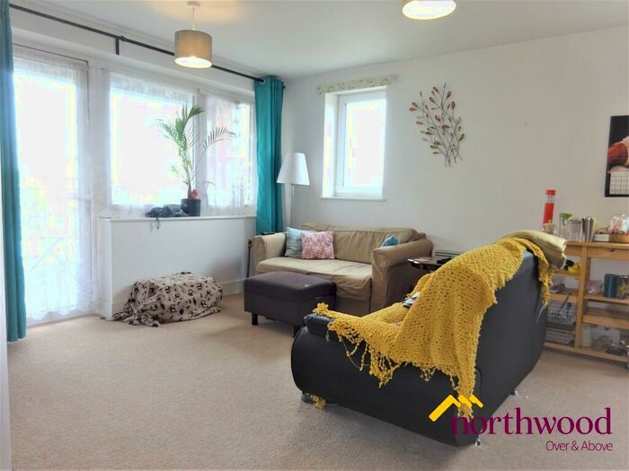 2 Bedroom Flat To Rent In Bell Barn Road, Edgbaston, Birmingham, B15