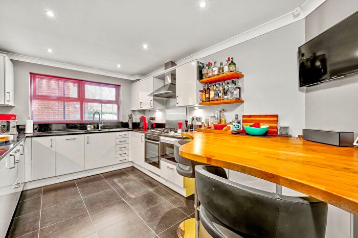 2 Bedroom Flat For Sale In Old Stocks Oak, Liss, Hampshire, GU33