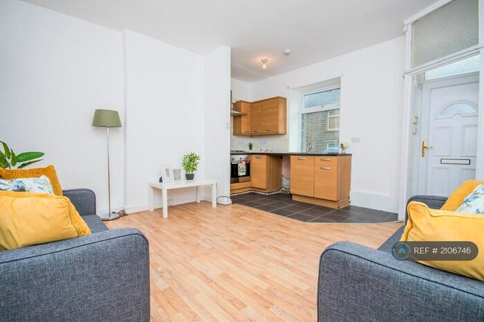 2 Bedroom Terraced House To Rent In Haslingden Road, Rossendale, BB4