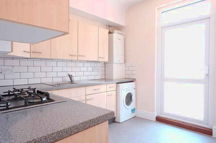 4 Bedroom Flat To Rent In Preston Road, Preston, Brighton, BN1