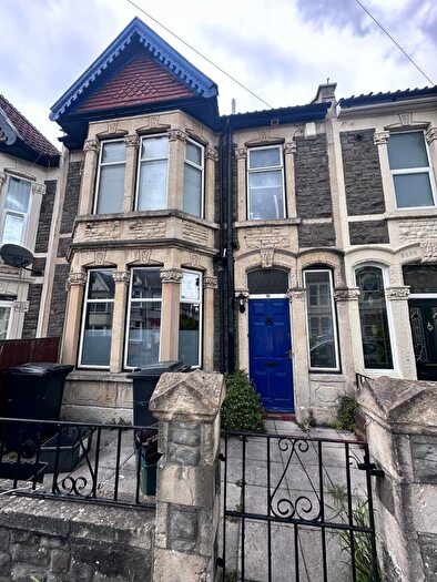 6 Bedroom House To Rent In Brentry Road, Fishponds, Bristol, BS16