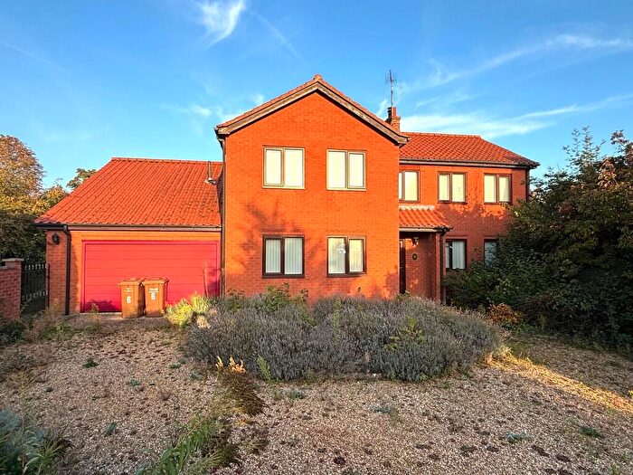 4 Bedroom Detached House For Sale In Wheatfields Close, Hillington, PE31
