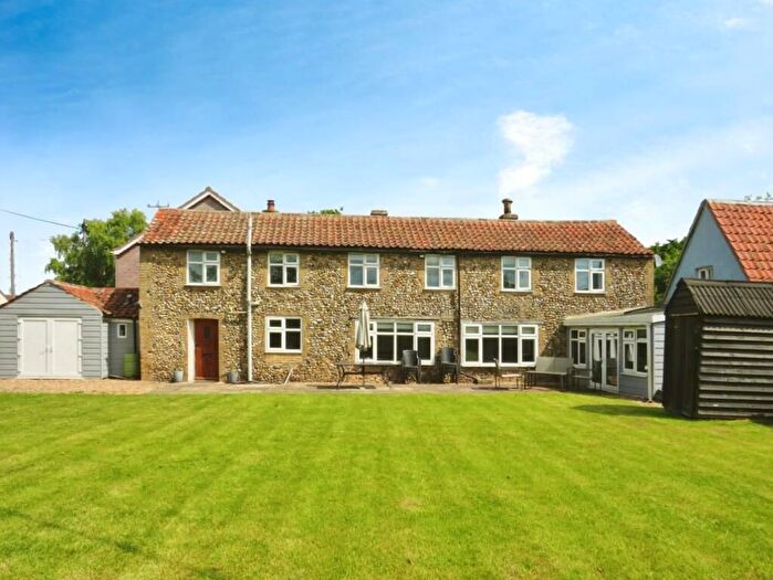 4 Bedroom Semi-Detached House For Sale In Ferry Corner, West Row, Bury St. Edmunds, IP28