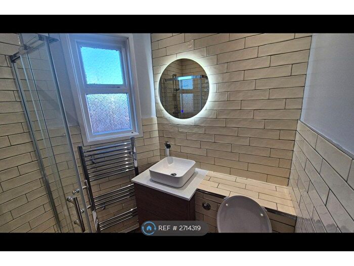 2 Bedroom Flat To Rent In Silverdale Terrace, Gateshead, NE8