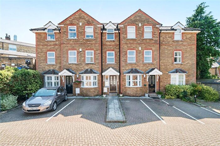 2 Bedroom Flat For Sale In Charlotte Mews, Heather Place, Esher, KT10