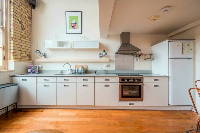 1 Bedroom Flat To Rent In Clark Street, Stepney, London, E1