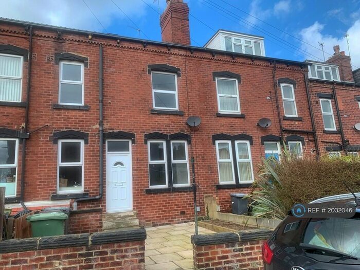 2 Bedroom Terraced House To Rent In Aviary Row, Leeds, LS12
