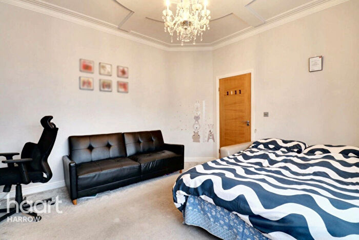 2 Bedroom Maisonette For Sale In Radnor Avenue, Harrow, HA1