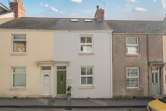 3 Bedroom Terraced House For Sale In Victoria Place, Portland, DT5