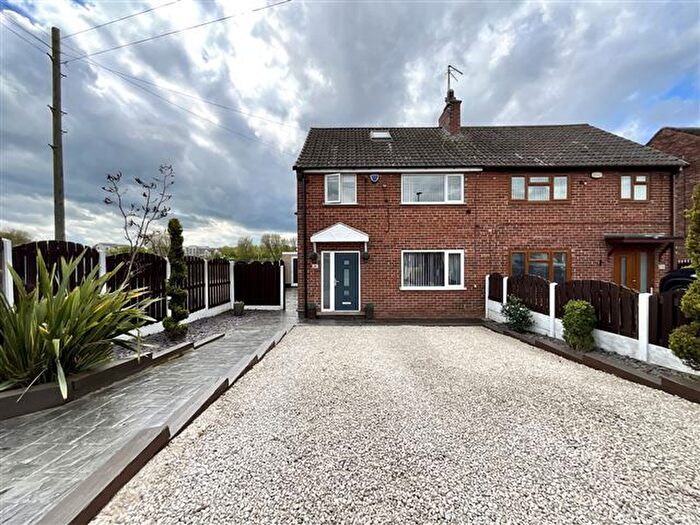 4 Bedroom Semi-Detached House For Sale In Waverley View, Catcliffe, Rotherham, S60