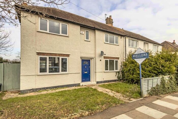 3 Bedroom Property To Rent In Broad Lane, Hampton, TW12