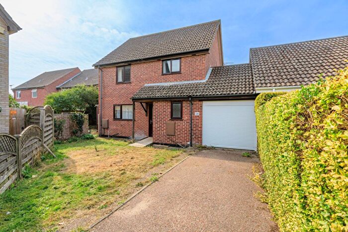 4 Bedroom Link Detached House For Sale In Tennyson Road, Diss, IP22