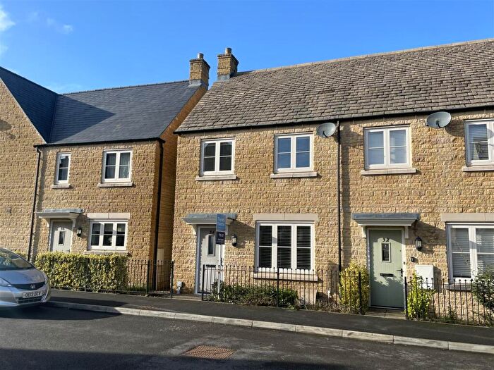 3 Bedroom Semi-Detached House To Rent In Swallow Road, Bourton-on-the-Water, GL54