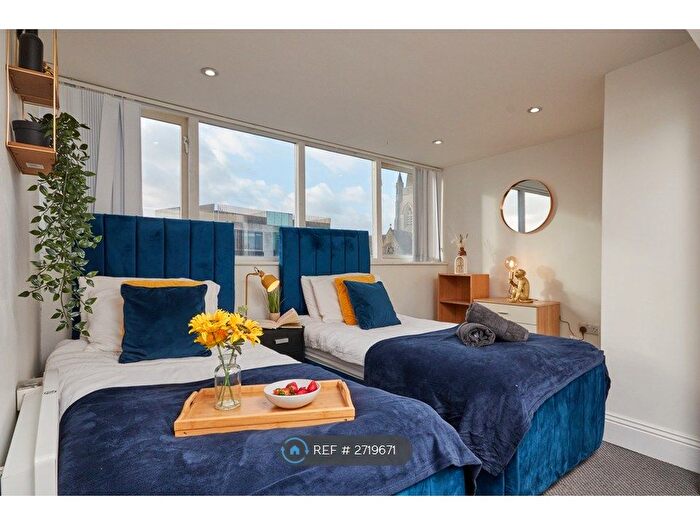 1 Bedroom Flat To Rent In Blenheim Terrace, Leeds, LS2