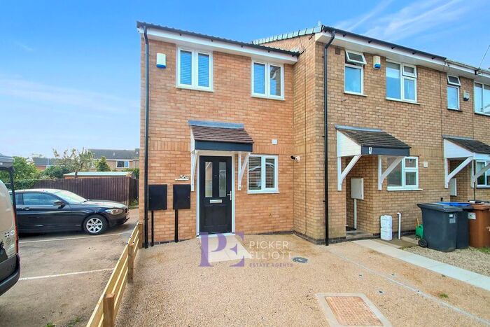 2 Bedroom End Of Terrace House To Rent In Bosworth Close, Hinckley, LE10