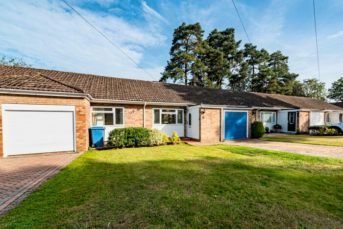 2 Bedroom Bungalow For Sale In Freshwood Drive, Yateley, Hampshire, GU46