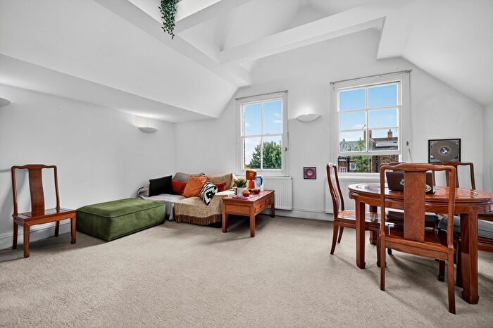 1 Bedroom Flat For Sale In Rosslyn Hill, Hampstead Village, NW3