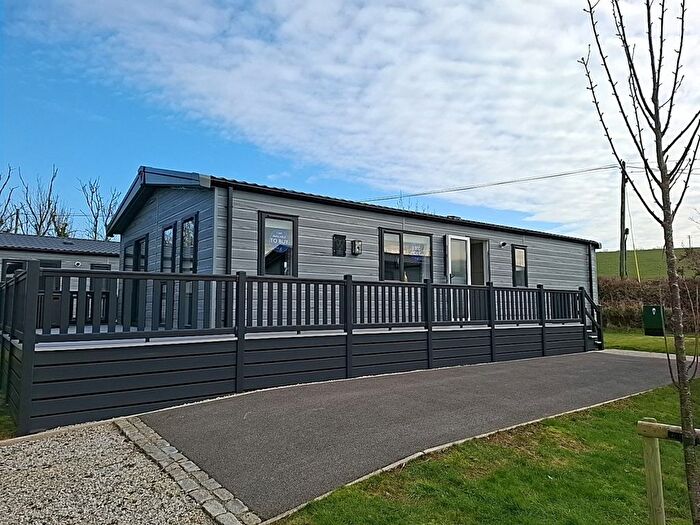 2 Bedroom Mobile/park Home For Sale In Lanteglos, Fowey, PL23