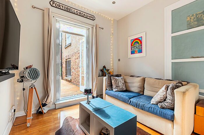 2 Bedroom Flat To Rent In Portobello Road, London, W11