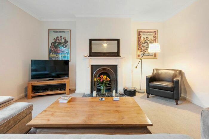 1 Bedroom Flat To Rent In Park Road, Richmond, TW10