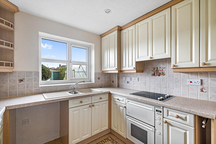2 Bedroom Detached Bungalow For Sale In Boundary Paddock, Navenby, Lincoln, Lincolnshire, LN5