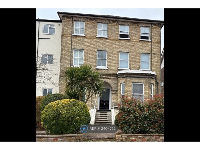 Studio To Rent In Parklands, Surbiton, KT5