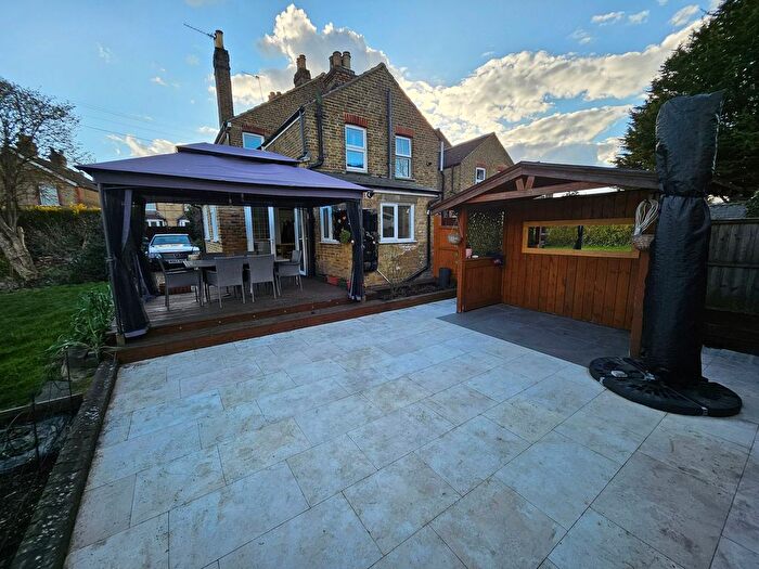 3 Bedroom Semi Detached House To Rent In Century Road, Staines-Upon-Thames, TW18