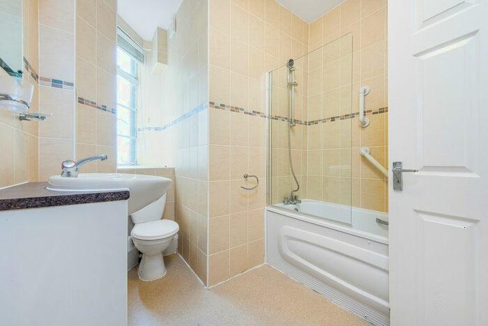 Studio To Rent In Upper Woburn Place, London, WC1H