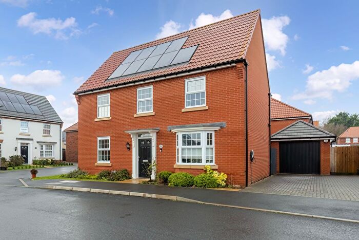 4 Bedroom Detached House For Sale In Flag Cutters Way, Horsford, Norwich, NR10