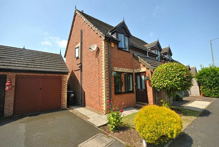 2 Bedroom Semi-Detached House To Rent In Edencroft Drive, Edenthorpe, DN3