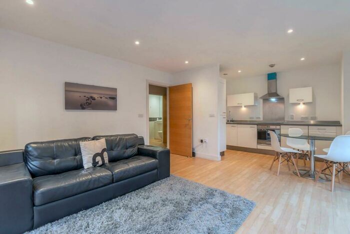 2 Bedroom Apartment To Rent In Canal Wharf, Waterfront Walk, B1
