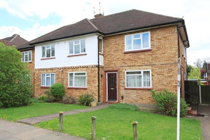 2 Bedroom Maisonette To Rent In Chamberlain Way, Pinner, HA5