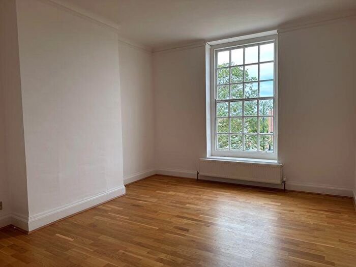 3 Bedroom Detached House For Sale In Dudley Court, Finchley Road, London, NW11