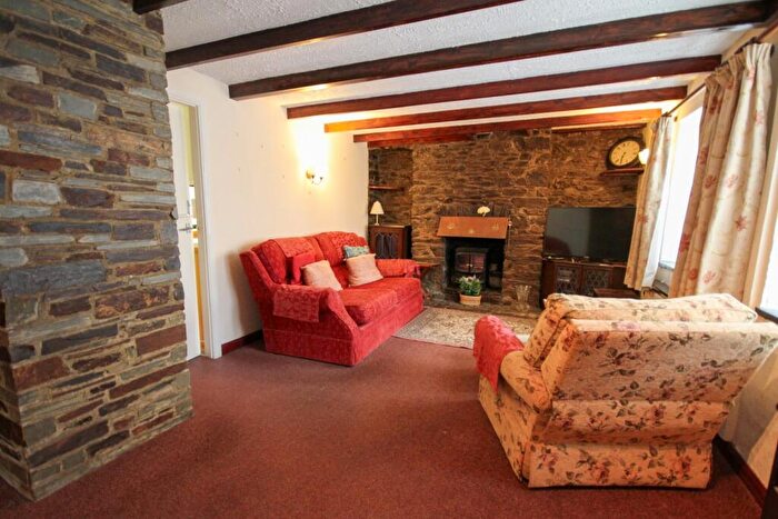 3 Bedroom Cottage For Sale In North Street, Lostwithiel, Cornwall, PL22