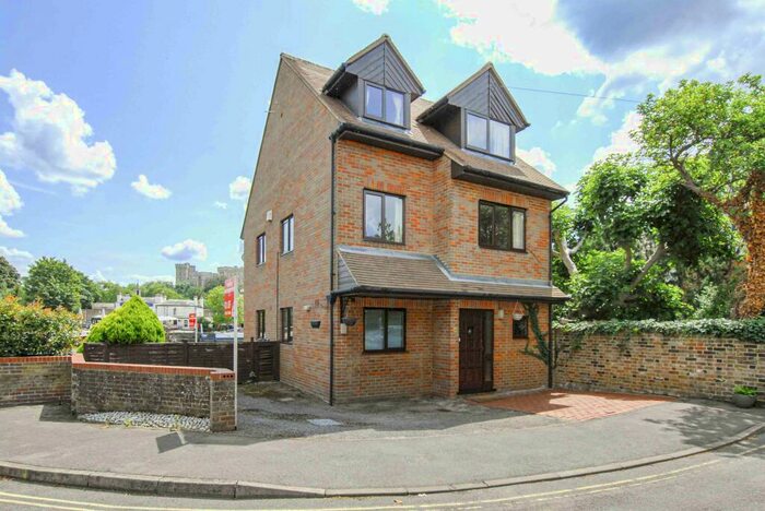 4 Bedroom House To Rent In Eton, King Stable Street, SL4